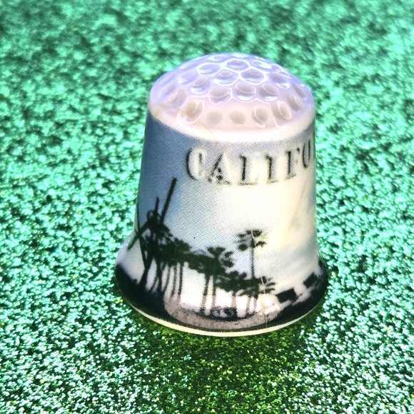 Movieland Wax Museum and California Palm Trees Thimbles - Picture 3 of 6